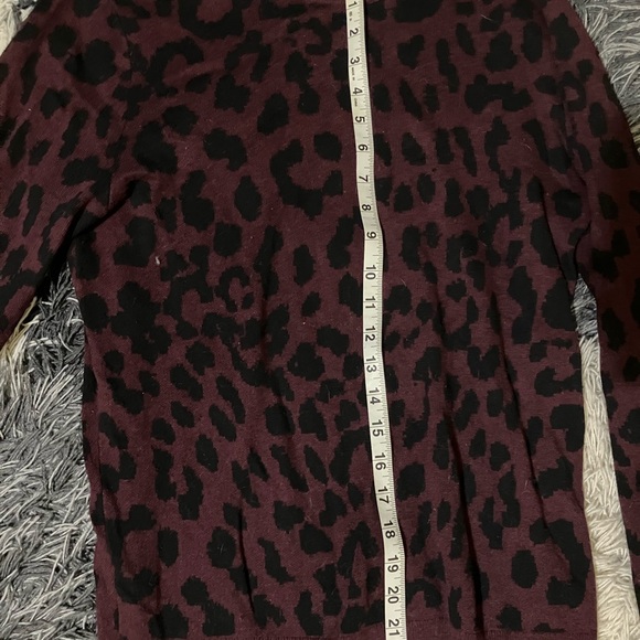 Express Men's reddish color and Black Patterned Crewneck Sweater - Picture 4 of 5